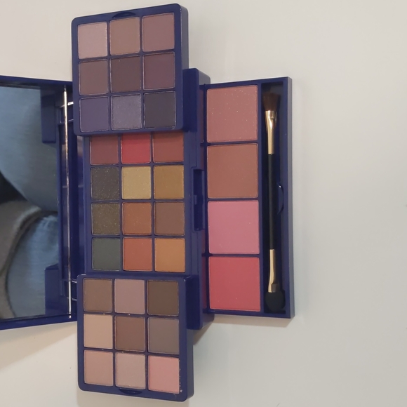 Glow Up Gimmer Up FMG Avon - Picture 6 of 7